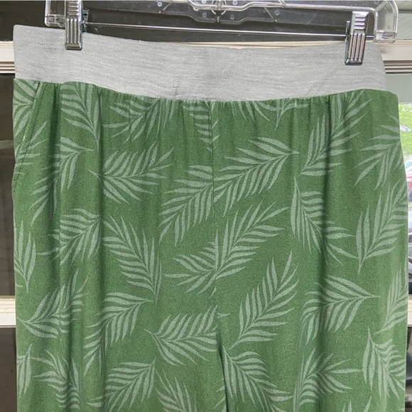 Muk Luks Green Soft Pajama Set with Leaf Print - Picture 3 of 7